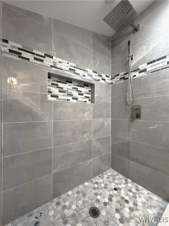 155 Barnsdale Ave, West Seneca, NY 14224 - bathroom featuring tiled shower