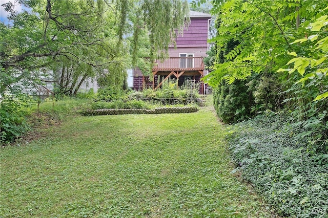315 Boyden St, Syracuse, NY 13203 - view of grassy yard featuring a wooden deck
