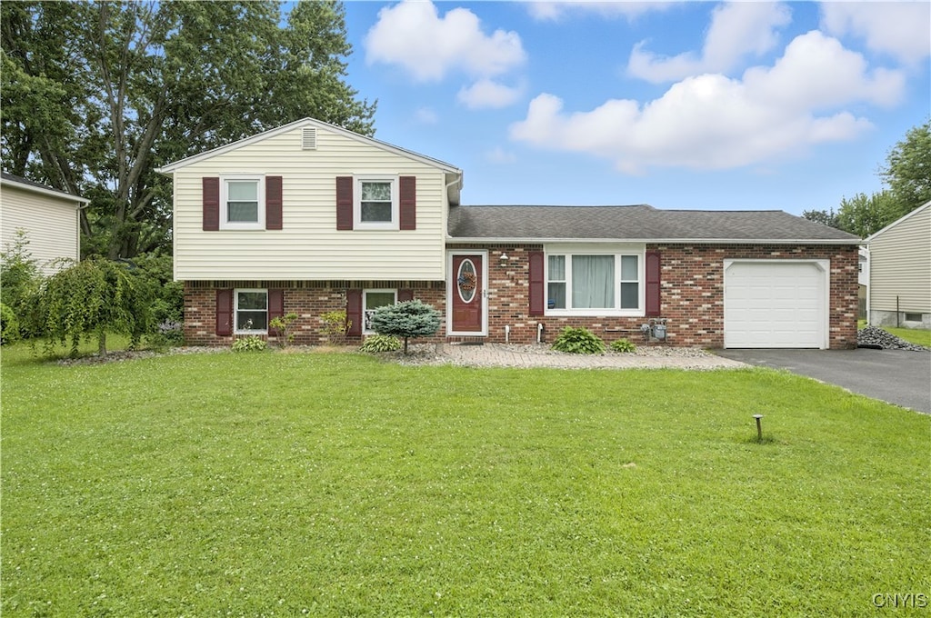 4182 Rancho Park Dr, Clay, NY 13090 - photo 1
