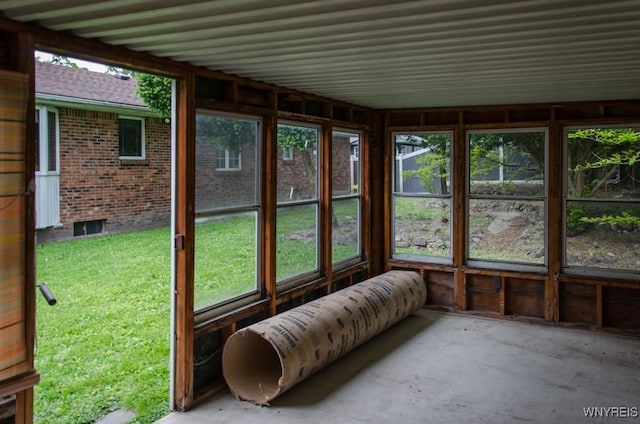 573 Locust St, North Tonawanda, NY 14120 - sunroom featuring plenty of natural light
