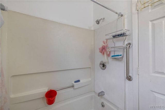 1142 Harlem Rd, Cheektowaga, NY 14227 - full bathroom featuring tub / shower combination