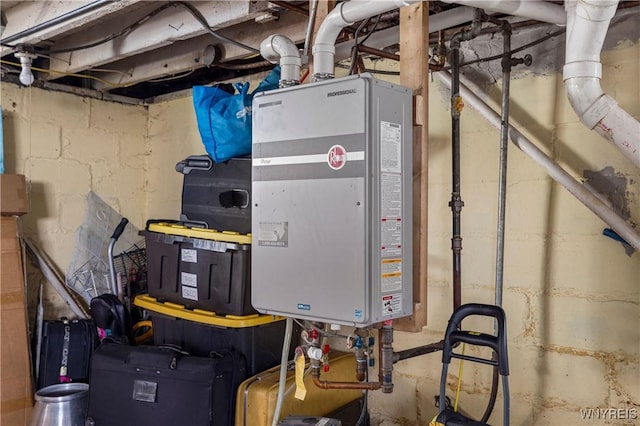1142 Harlem Rd, Cheektowaga, NY 14227 - utilities featuring water heater