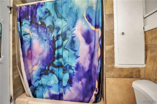 49 Massachusetts Ave, Buffalo, NY 14213 - bathroom with toilet and shower / bath combination with curtain