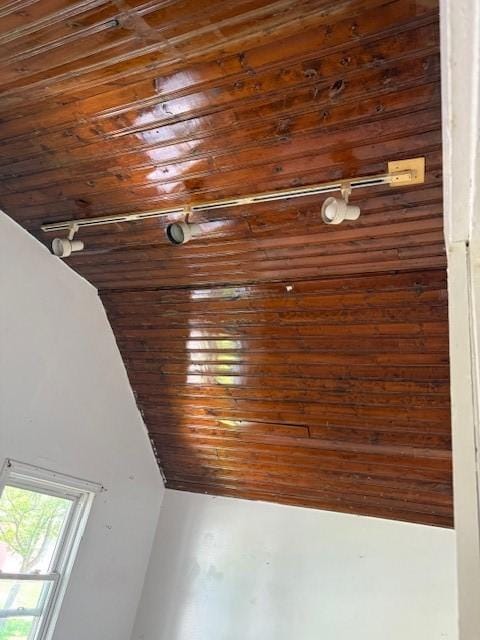 127 Conkey Ave, Rochester, NY 14621 - detailed view of wooden ceiling