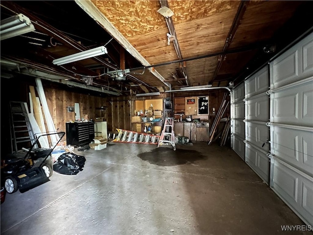 42 Argus St, Buffalo, NY 14207 - view of garage