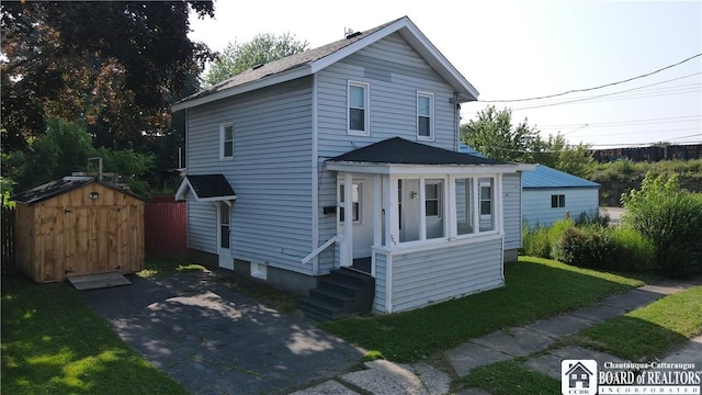 305 Canary St, Dunkirk, NY 14048 - photo 4
