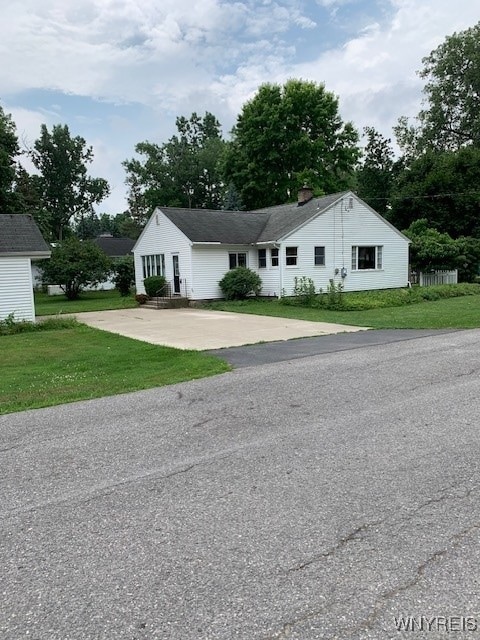 4441 E E Overlook Dr, Clarence, NY 14221 - photo 1