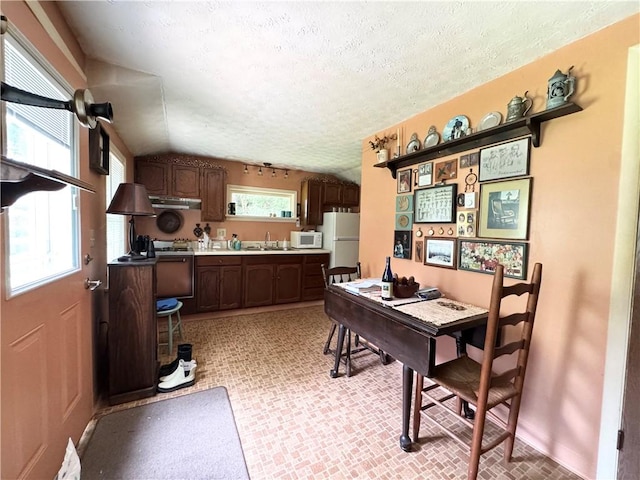 4206 Railroad St, Skaneateles, NY 13152 - photo 8