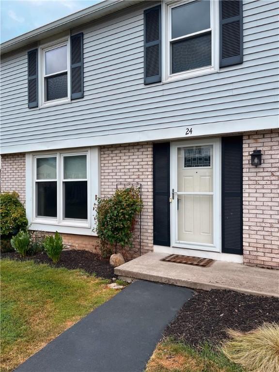 24 Springwood Dr, Webster, NY 14580 - photo 1