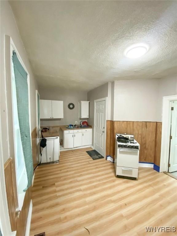 81 Kingston Pl, Buffalo, NY 14210 - photo 19