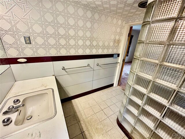 303 Crawford Ave, Syracuse, NY 13224 - photo 17