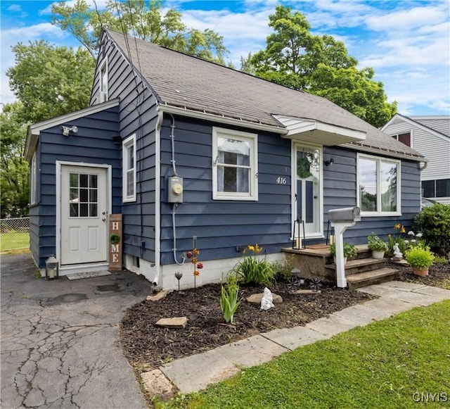 416 Garden City Dr, Salina, NY 13211 - photo 2