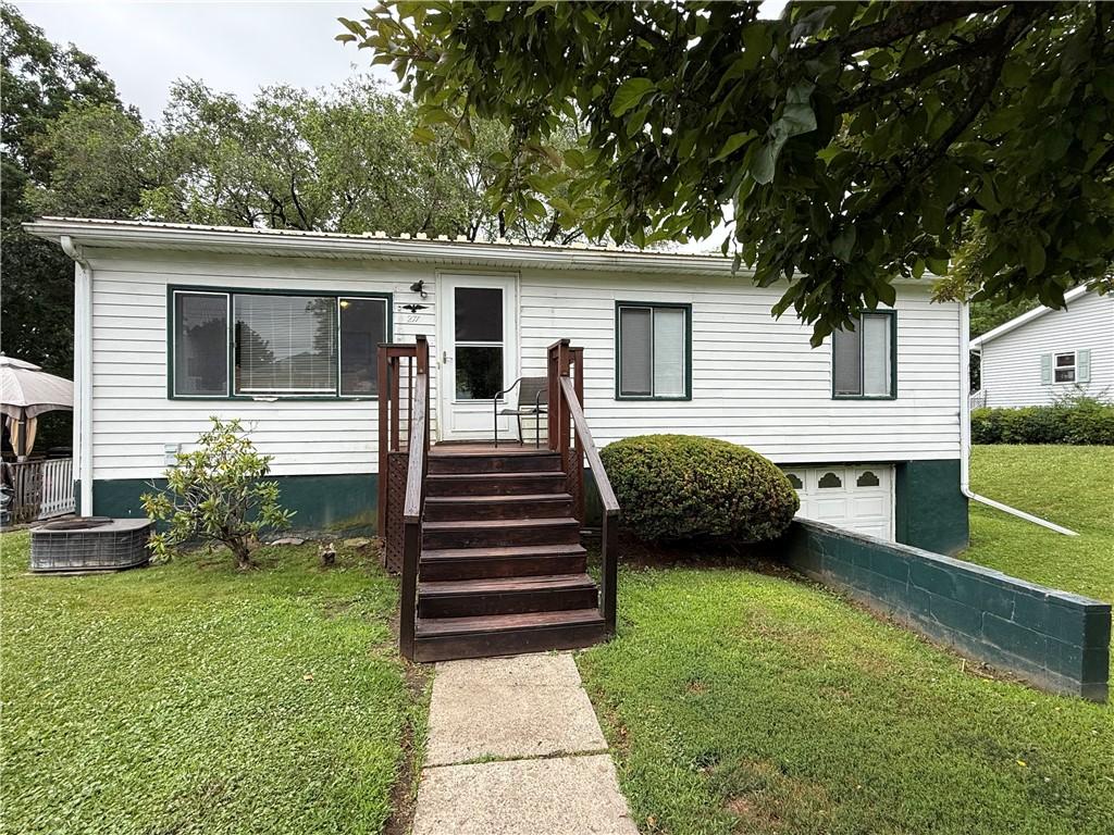 271 W 14th St, Horseheads, NY 14903 - photo 1