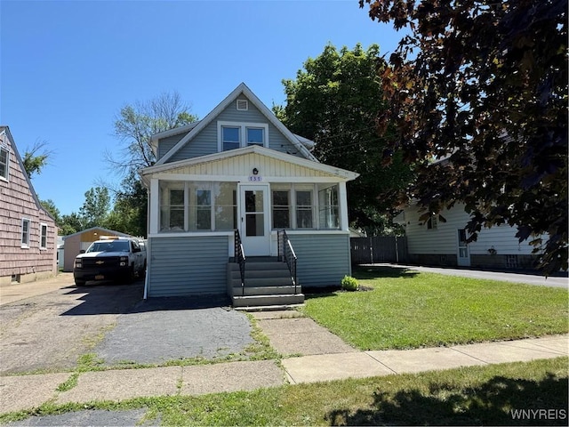 737 92nd St, Niagara Falls, NY 14304 - photo 1