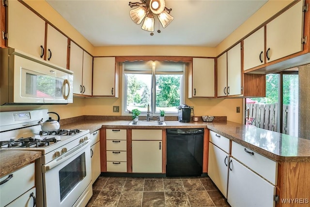 1751 Charlesgate Cir, Amherst, NY 14051 - photo 10