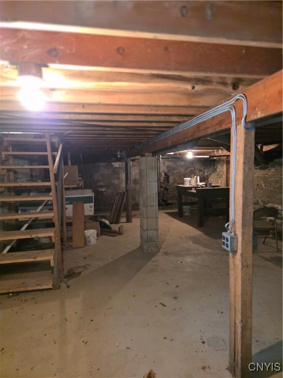 1110 Leeds St, Utica, NY 13501 - photo 32