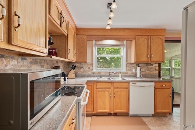 8486 Partridge, Clay, NY 13041 - photo 6
