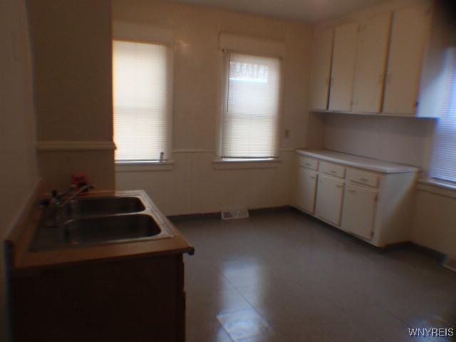 9 Alma Ave, Buffalo, NY 14215 - photo 4