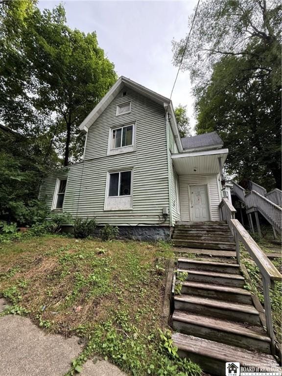 438 Winsor St, Jamestown, NY 14701 - photo 1
