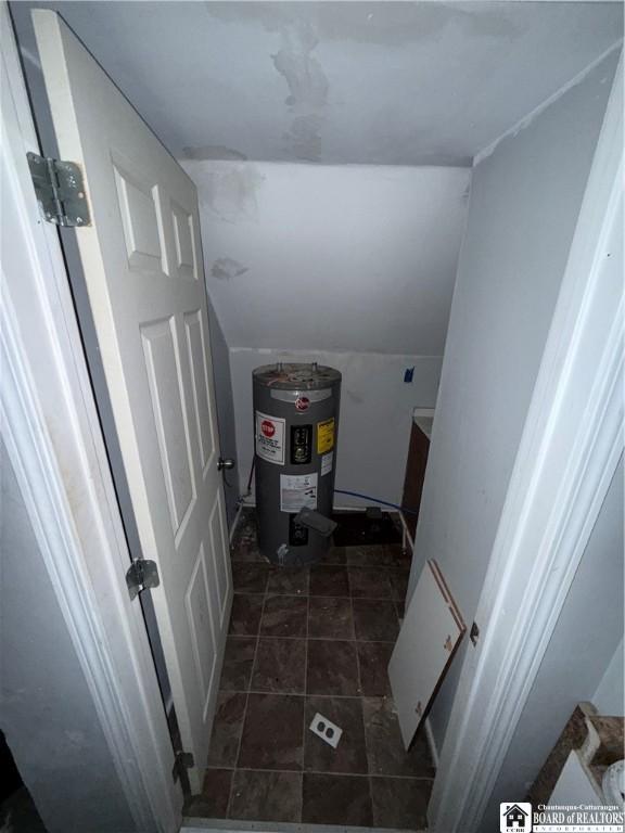 438 Winsor St, Jamestown, NY 14701 - photo 4
