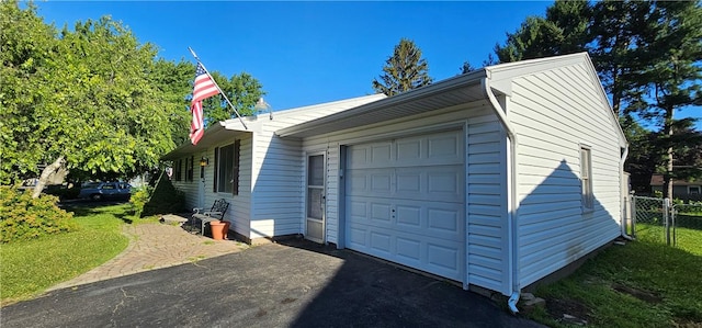 84 Donna Rd, Gates, NY 14606 - photo 2
