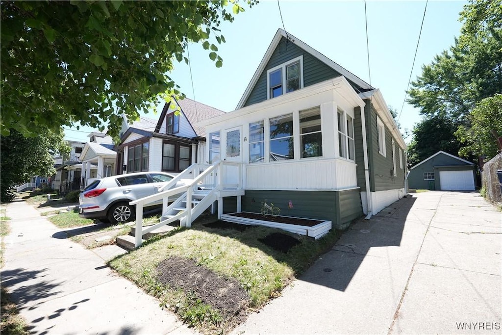 15 Royal Ave, Buffalo, NY 14207 - photo 1
