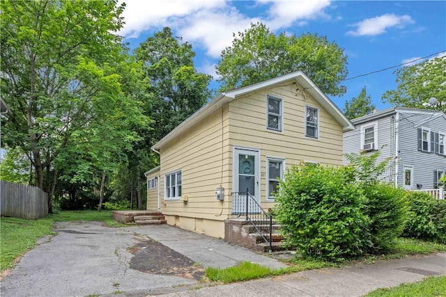 631 Smith St, Rochester, NY 14606 - photo 1