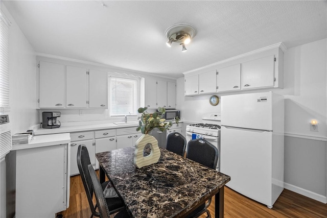 275 Strathmore Rd, Greece, NY 14612 - photo 8