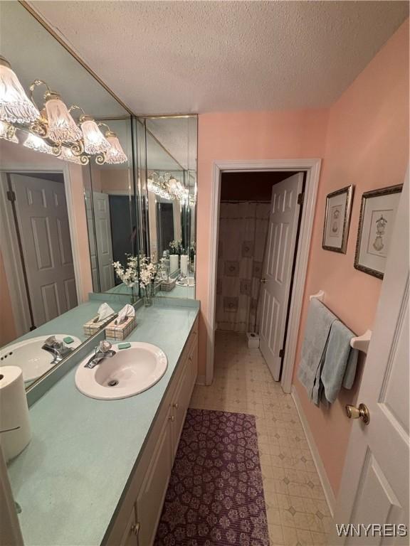 27 Rolling Woods Ln, West Seneca, NY 14224 - photo 15