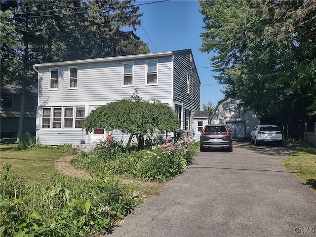 6904 Larkin St, Salina, NY 13088 - photo 1