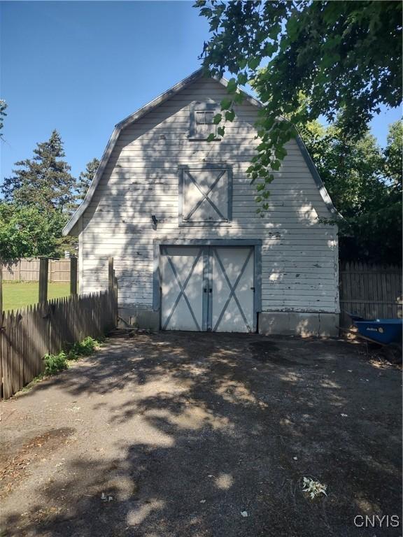 6904 Larkin St, Salina, NY 13088 - photo 37