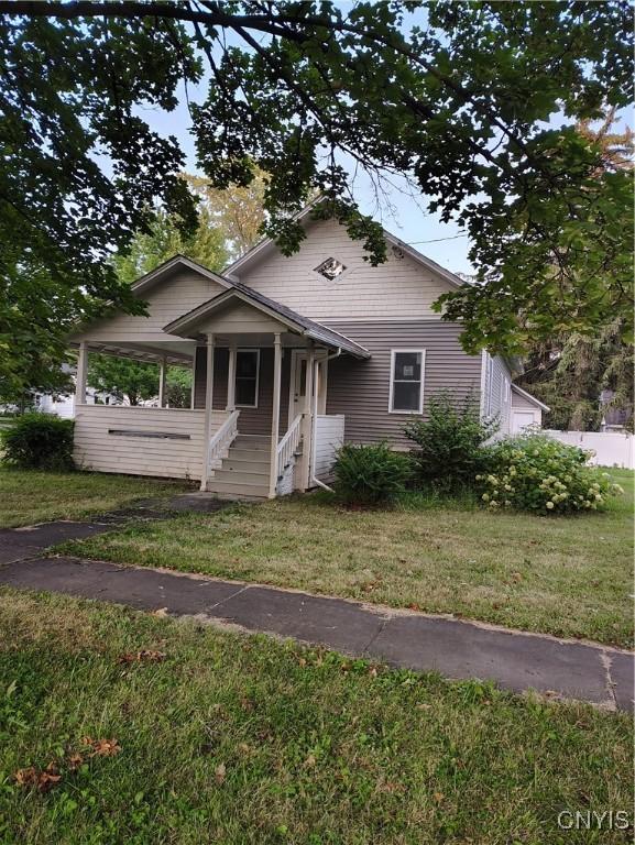 712 Tulip St, Salina, NY 13088 - photo 1