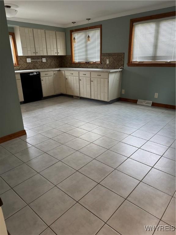 Listing photo 4 - caption unavailable