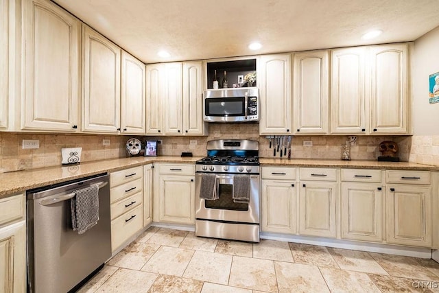 8151 Balsamwood Ln, Clay, NY 13090 - photo 5