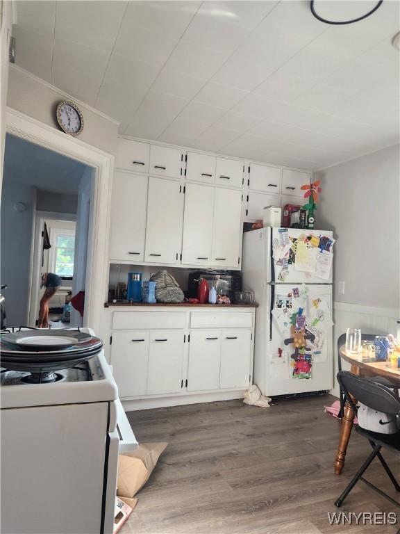 22 Bloomfield Ave, Buffalo, NY 14220 - photo 9