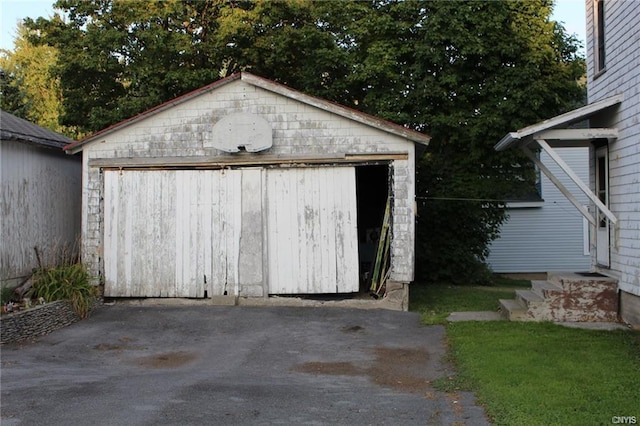 view of shed / structure