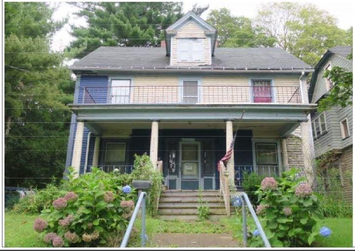 view of front facade with a porch