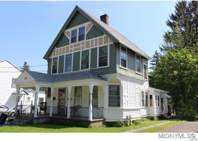 view of front facade with covered porch