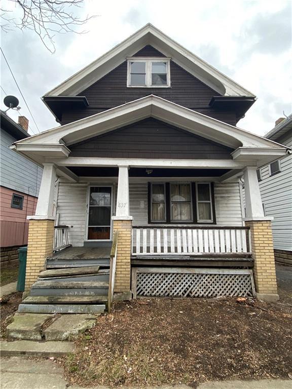 bungalow-style home with covered porch