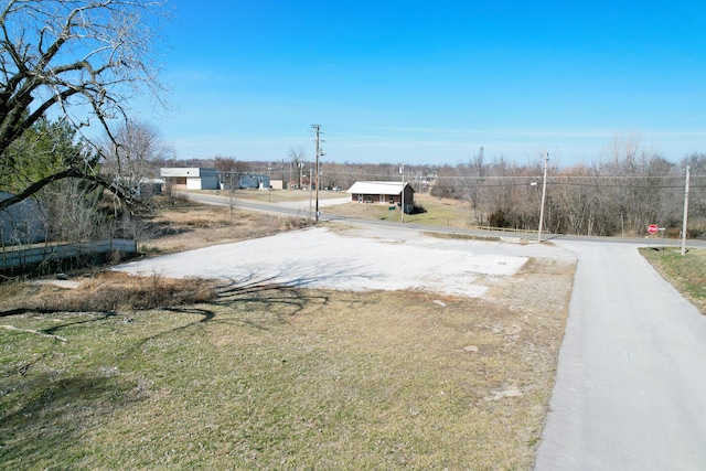 212 E E St, Stockton, MO 65785