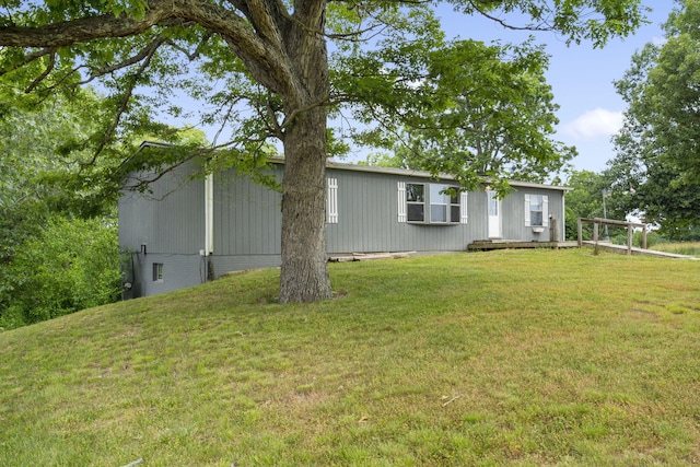 exterior space featuring a front yard