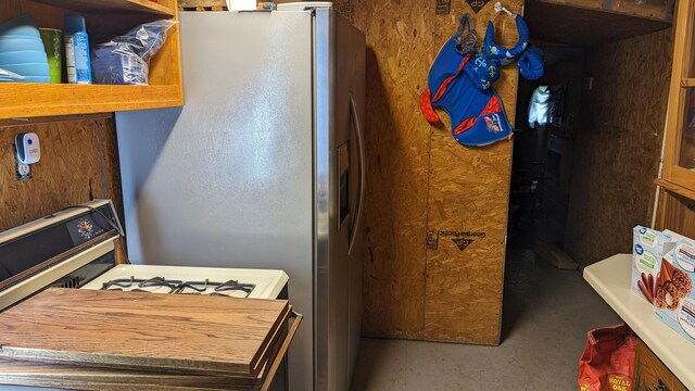 1404 6th St, Monett, MO 65708 - kitchen with gas range