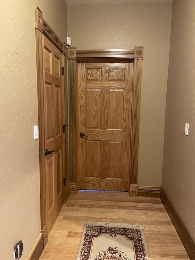 1179 County Road 1050, Willow Springs, MO 65793 - details featuring wood finished floors and baseboards