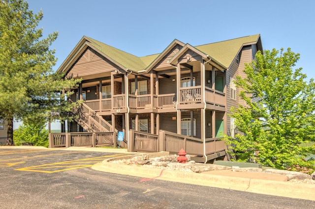 view of front of home featuring covered porch