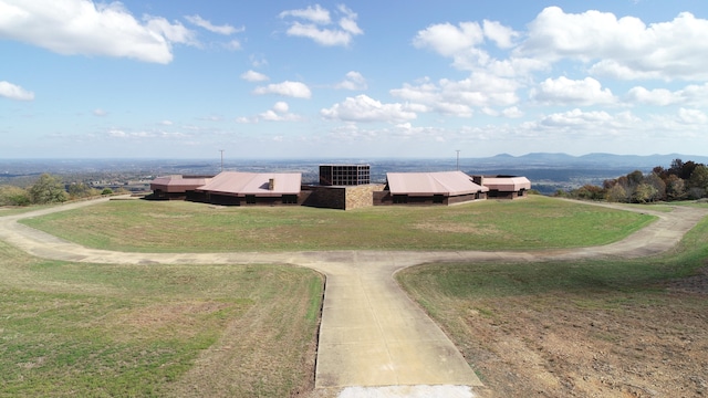 bird's eye view with a mountain view