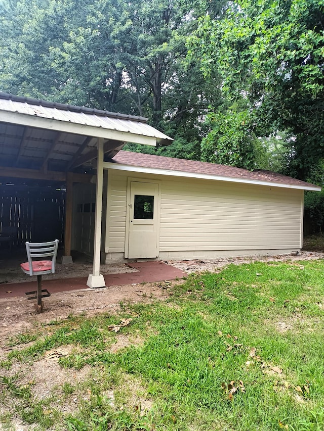 view of outbuilding