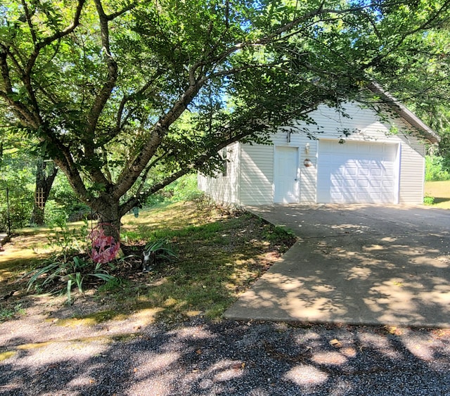 1201 Railey Creek Rd, Reeds Spring, MO 65737 - view of yard featuring a garage and an outbuilding
