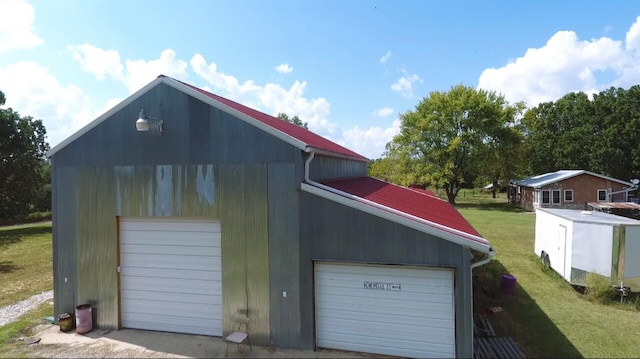 view of detached garage