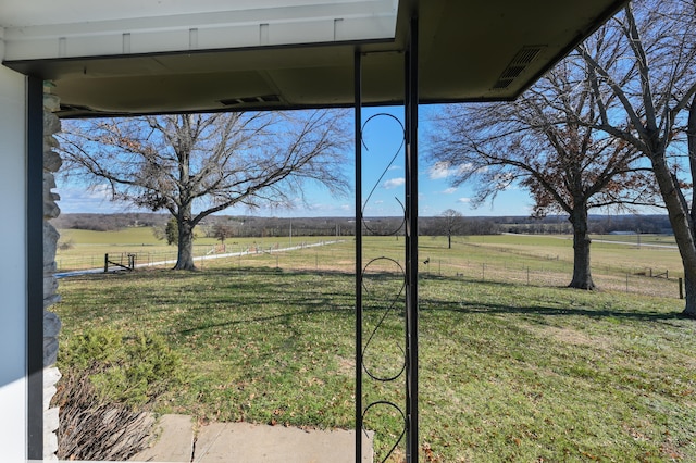 view of yard featuring a rural view