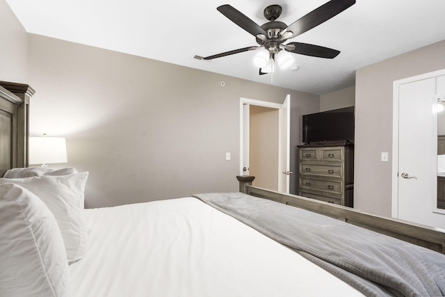 bedroom featuring ceiling fan